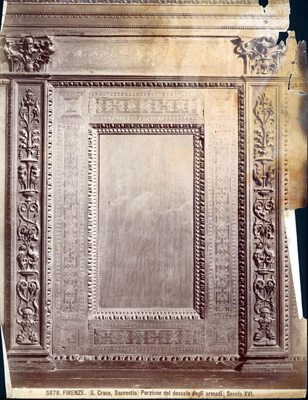 Firenze - S. croce, Sacrestia. Porzione del dossale degli armadi; secolo XVI.