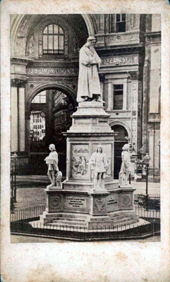 Monumento a Leonardo Da Vinci.