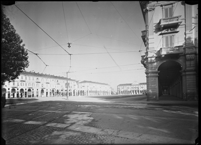 Piazza Garibaldi sul lato viale della Repubblica ad Alessandria