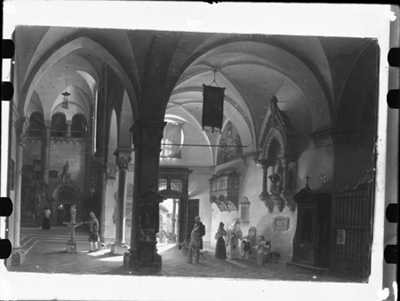 Interno chiesa in stile gotico, dipinto di G. Migliara