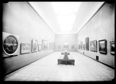 Sala espositiva con quadri di Pellizza da Volpedo