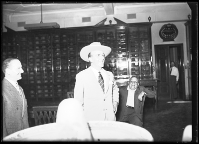 Visitatore con cappello in testa della ditta Borsalino di Alessandria