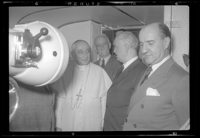 Cerimonia di benedizione autobus radiologico del dispensiario di Alessandria con la presenza di cariche ecclesiatiche e militari