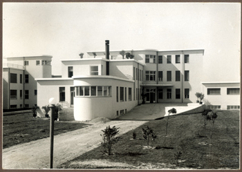 Alessandria - Sanatorio Teresio Borsalino - prospetto principale: il corpo d'ingresso