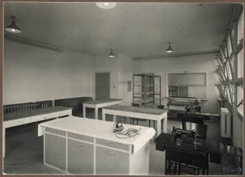 Alessandria - Sanatorio Teresio Borsalino - interno: locale lavanderia, stireria e rammendo