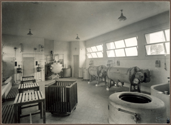 Alessandria - Sanatorio Teresio Borsalino - interno:  locale lavanderia