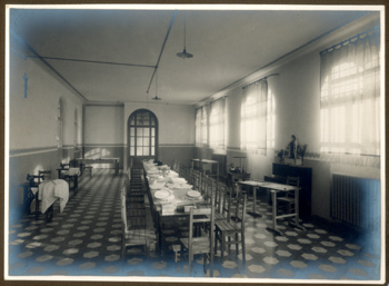 Alessandria - Istituto Divina Provvidenza Madre Teresa Michel:  sala ricamo