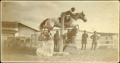 Libia, esercitazione della cavalleria