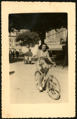 In bicicletta, piazza della libertà, Alessandria
