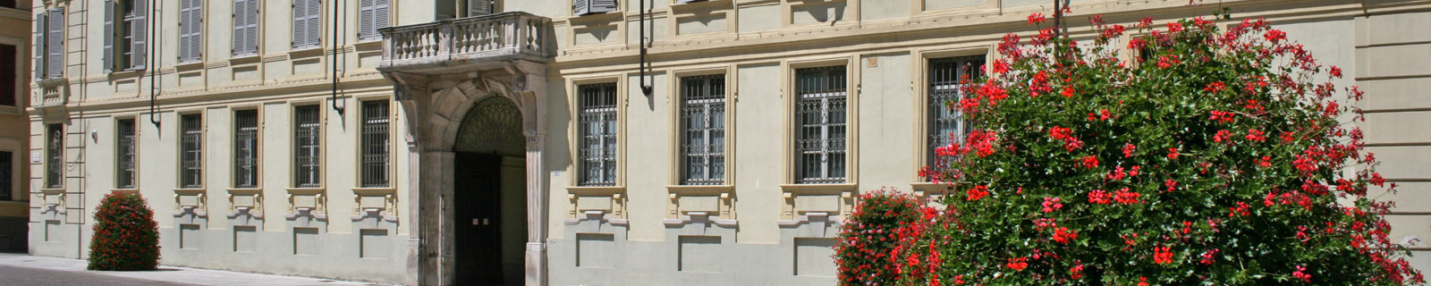 Immagine di testata: scorcio facciata di Palazzo Cuttica